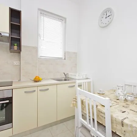 דירה Andela מאקרסקה