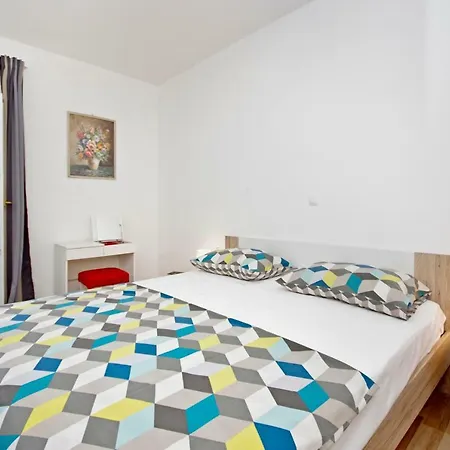 Apartment Andela Makarska