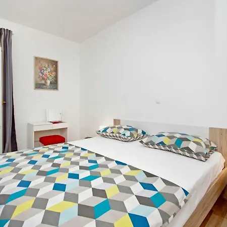 Apartment Andela Makarska