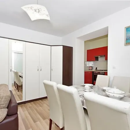 Apartment Andela