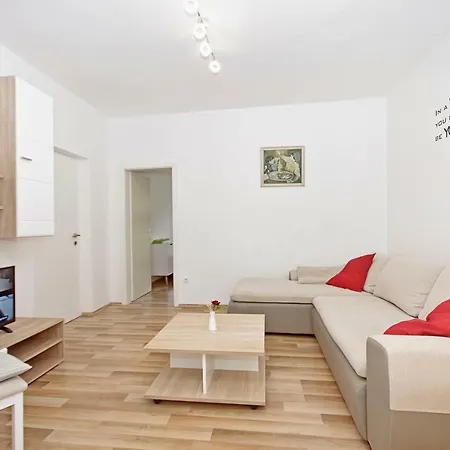 Apartment Andela *