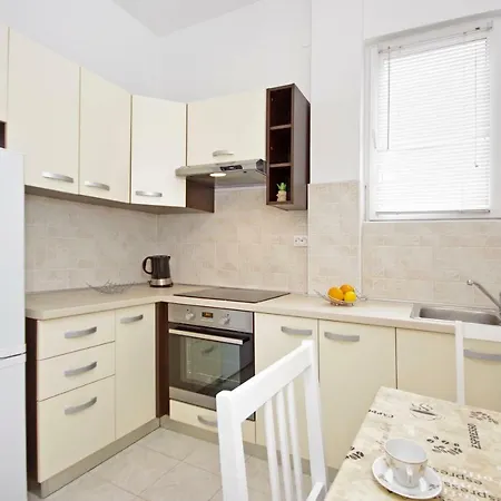 Apartment Andela *